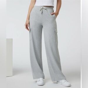 Vuori Halo Essential Cargo Wideleg Pants Pale Grey Heather Small